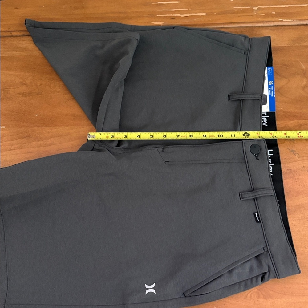 Hurley NWT Charcoal Casual Hybrid Walkshort Size 36 - Picture 4 of 13